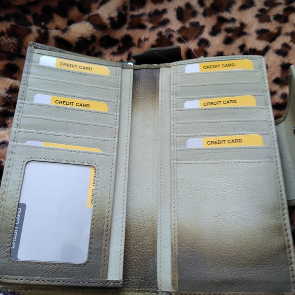 SUKRITI OLIVE FLORAL LEATHER RFID BI-FOLD WALLET - Picture 2 of 13